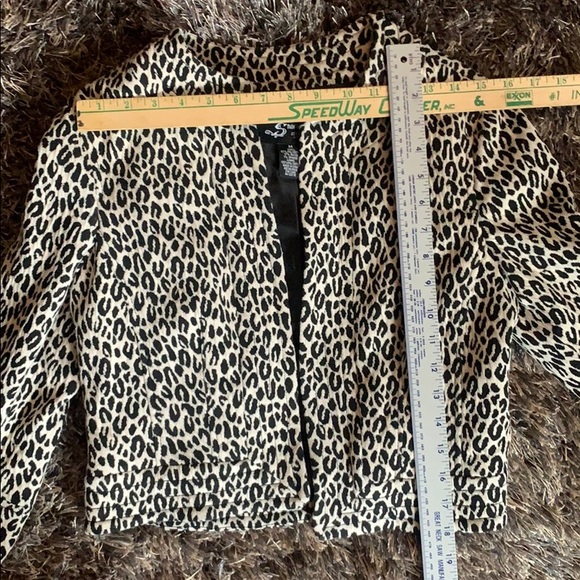 Animal print cropped jacket blazer 🦋 3 for $25 - Picture 5 of 5
